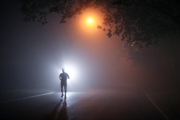 9 Tips to Run Safely in the Dark